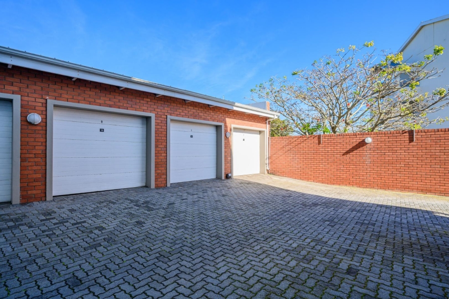 2 Bedroom Property for Sale in Humewood Eastern Cape